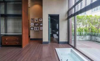 Luxury Modern Pool Jacuzzi Villa 5BR Thonglor