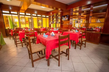 Emboita Hotel Отели в г. Накуру