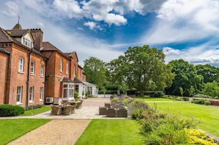 Bartley Lodge Hotel Отели в г. Брамшо