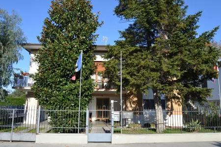 My Way Отели рядом с достопримечательностью «Пьяцца деи Мираколи»