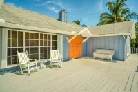 Baywatch Casa 3 Bedroom Home by Redawning
