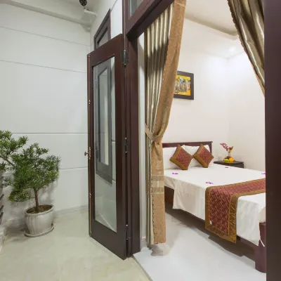 Golden Bee Homestay Hotels near Tan An