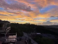 Skyline Suites, Breathtaking Mountains & City View 1 Bedroom Apts by RedAwning - Pet friendly