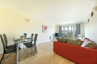 Select Serviced Accommodation - Hunters Wharf