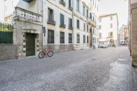 Torre Dell'Orologio Apartment - Condos