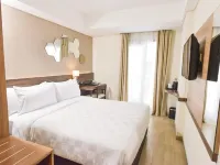Golden Tulip Essential Tangerang Hotels near Benteng Stadium