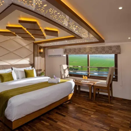 Honeymoon Houseboat