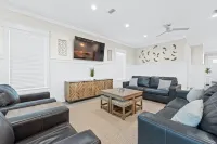 Totally Beachin Family Beach House by Panhandle Getaways Hotel a Laguna Beach