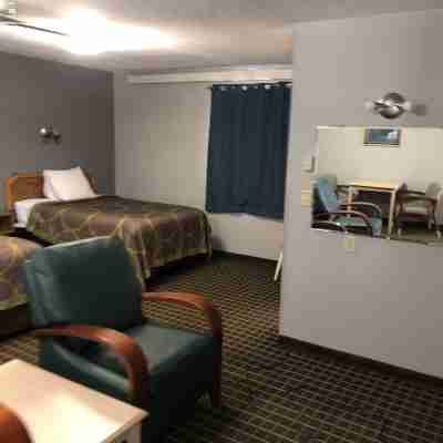 Hawkeye Motel Rooms