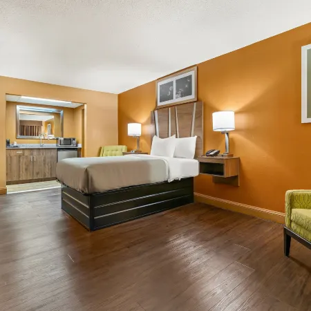 Quality Inn & Suites Corinth West Hotels in Korinth