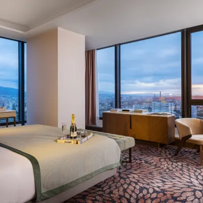 Grand Hotel Millennium Sofia Отели рядом с достопримечательностью «Бульвар Витоша»