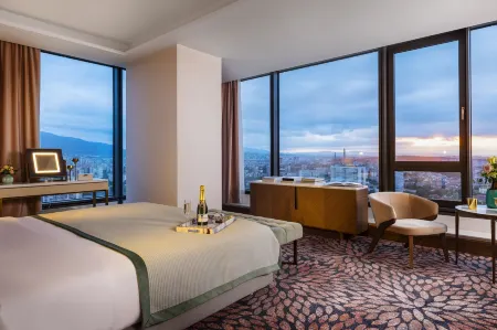 Grand Hotel Millennium Sofia Отели рядом с достопримечательностью «Централна минерална баня - Музей за история на София»