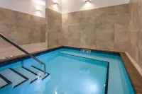 Days Inn & Suites by Wyndham Duluth by the Mall - spa