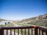 The Retreat on Charleston Peak - Romantic