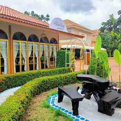 P.Paradise Hotel Hotel Exterior