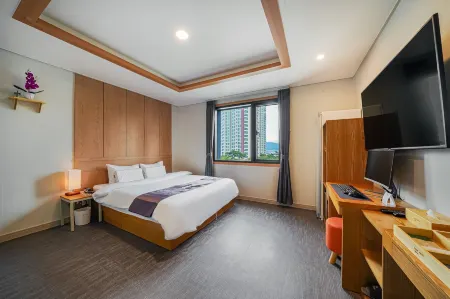 Changwon Masan Amor Hotel
