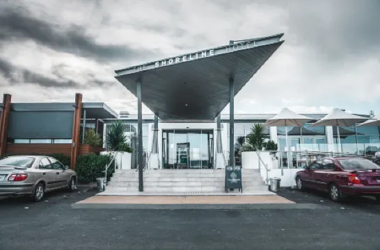 Shoreline Hotel Отели рядом с достопримечательностью «Парк Бейвью»