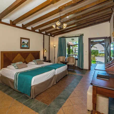 Sentido Kamelya Selin Luxury Resort & Spa Отели рядом с достопримечательностью «Эвренсеки»