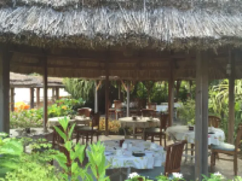 Young Island Resort Hotel di 