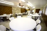 Peach Tree Inn & Suites - breakfast