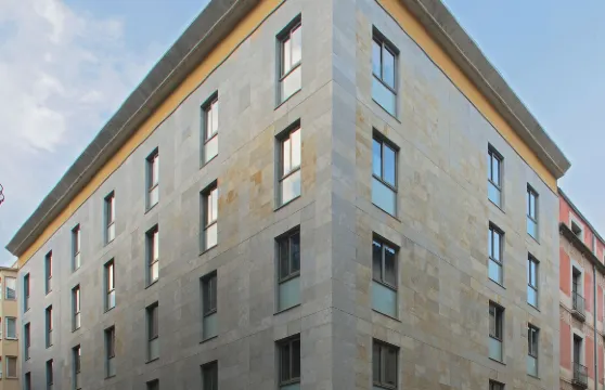 吉羅那休塔特酒店