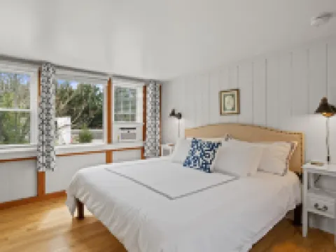 The Seagrove Suites & Guest Rooms