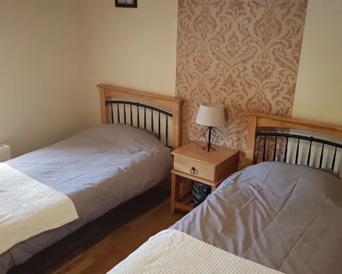 Apartment Sleeps 7 with Mezzanine Hotels in Offaly