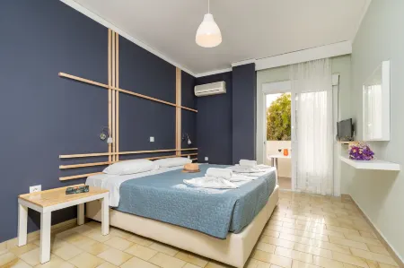 Lefka Hotel & Apartments Отели рядом с достопримечательностью «Anthony Quinn Bay»