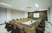 ROOMS INC d'botanica Bandung Hotels in Cicendo