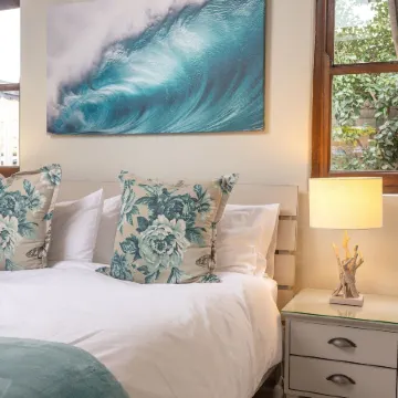 Sixteen Guesthouse on Main