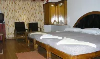 Iroomz Shanbhag Towers International Hotels in Hospet
