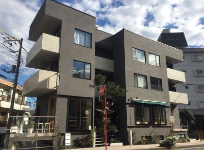 Treeside Hotel & Apartment