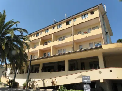 Hotel 106 Hotels in Petrizia