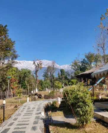 Dev Bhoomi Farms & Cottages Отели в г. Кангра