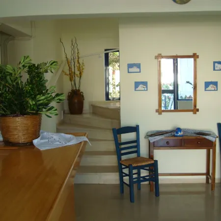 Philippos Studios & Apartments