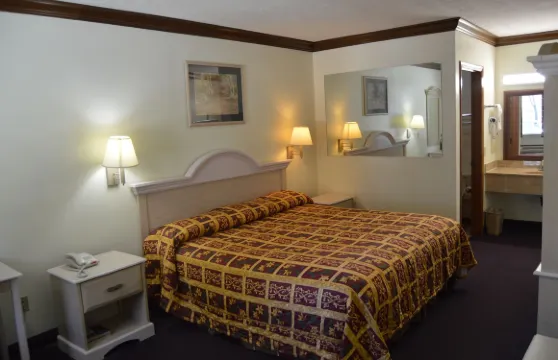 凱霍加福爾斯經濟型汽車旅館