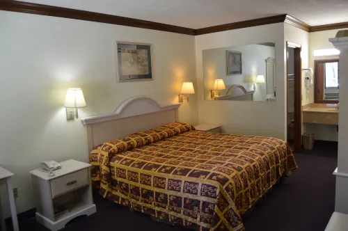 Economy Inn Cuyahoga Falls Hotels in Akron