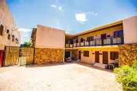 Coyotes Hotel & Conference Centre