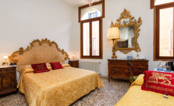 Luxury Venetian Rooms