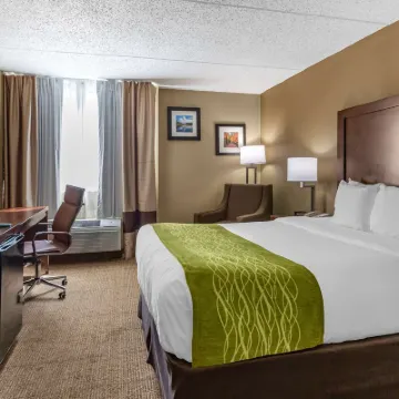 Comfort Inn Edison - New Brunswick Hotels near BAPS Shri Swaminarayan Mandir, Edison