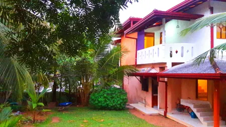 Fresh Air Villa Guest House Отели рядом с достопримечательностью «Sri Kannangararamaya»