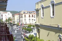 Palazzo Spasiano Rooms - Sorrento Center - Mountain view
