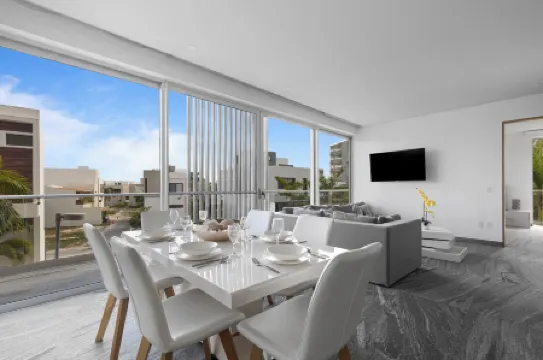 Exclusive Apartment with rooftop pool