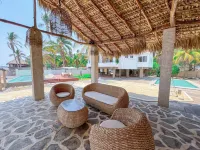 Casa Playa Blanca Hotels in La Libertad