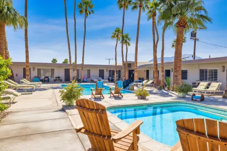 Lido Palms Resort & Spa Отели рядом с достопримечательностью «Ту Банч Палмс Элементари Скул»