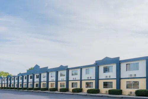 Columbus Grand Hotel & Banquet Center Hotels in Columbus