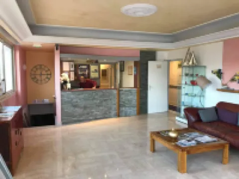 Hôtel Restaurant de la Mer Hotéis em Vallauris