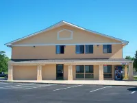 Economy Inn Wentzville - parking