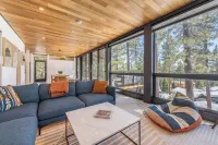 Truckee Container House by Sierra Getaways
