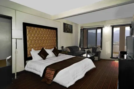 Hotel Kausani Retreat Отели в г. Каусани